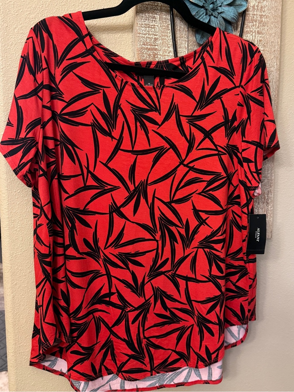Alfani Red Short Sleeve Scoop Neck Tee with Black Women’s 1X NWT